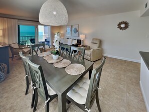 Condo (2 Bedrooms) | Property amenity