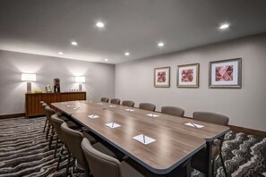 Meeting facility - ADA Suite | Breakfast Included | Near Downtown (Holland)