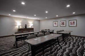 Meeting facility - ADA Suite | Breakfast Included | Near Downtown (Holland)