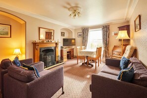 TV, fireplace, offices - Host & Stay | Boulby House (Aislaby)