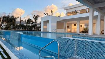 Piscine extérieure