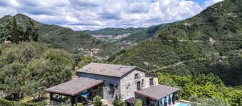 Villa 'Daphne Pool and Jacuzzi' with Private Pool, Wi-Fi and Air Conditioning