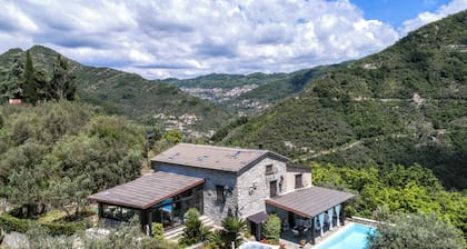 Villa „Daphne Pool und Jacuzzi“ mit privatem Pool, WLAN und Klimaanlage