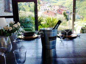 Dining - Villa 'Daphne Pool and Jacuzzi' with Private Pool, Wi-Fi and Air Conditioning (Vescina)