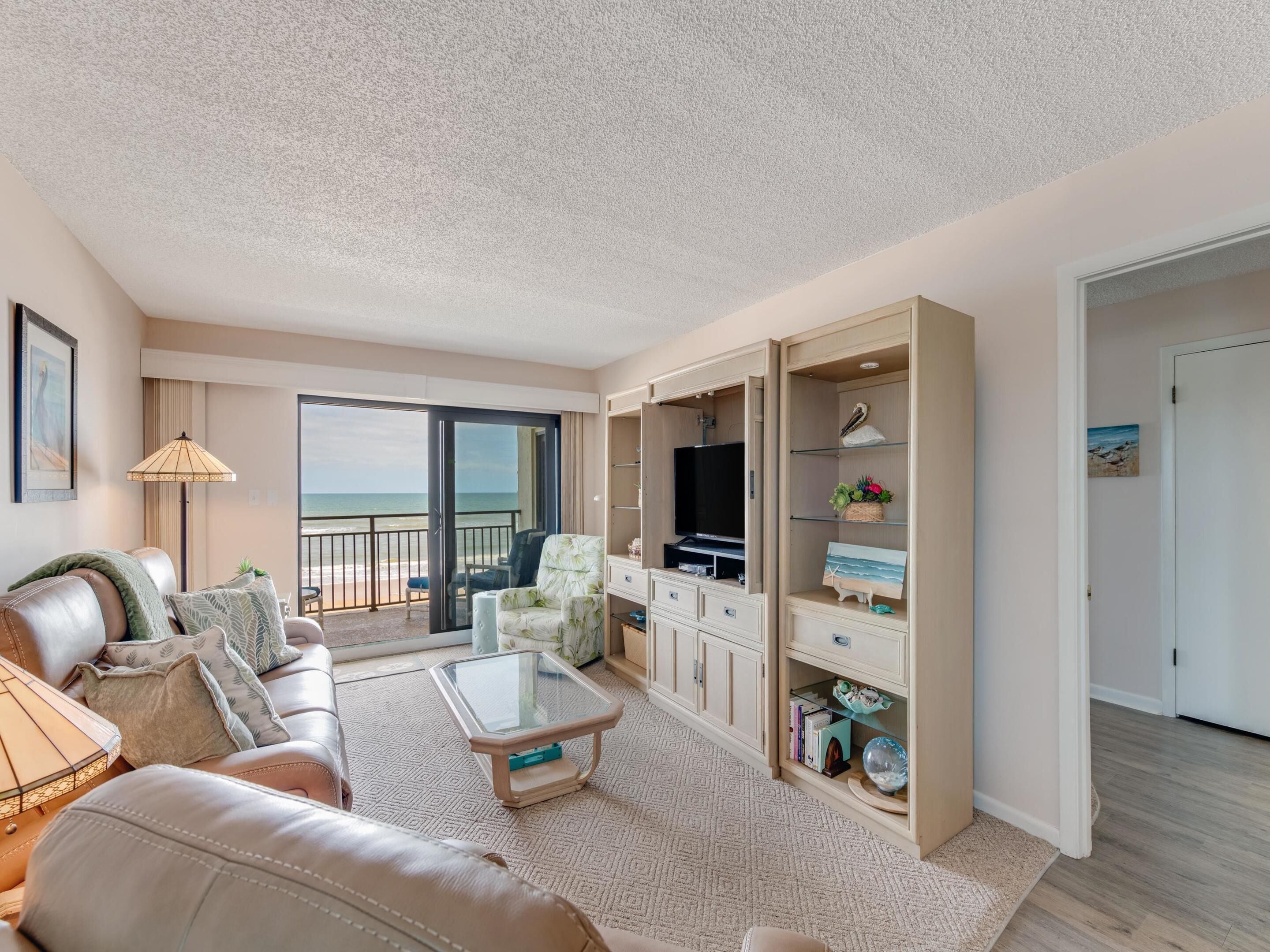Condo (2 Bedrooms) | Property amenity