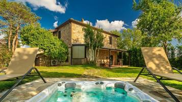 Idromassaggio all'aperto