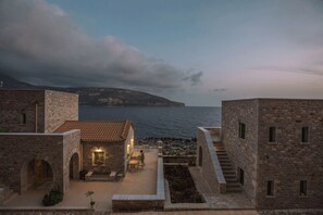 Façade de l’hébergement - soirée/nuit