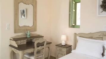 Signature Studio, Sea View