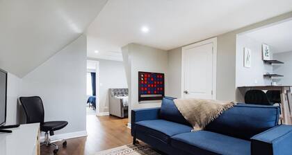 Great Area Logan Square Apt Games Pets - Sleeps 5