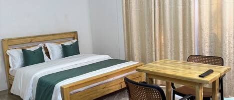 Comfort Room, Balcony, City View