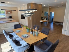 Dining - Family-friendly vacation home in the Vulkaneifel with 2 bathrooms and dream kitchen (Kopp)