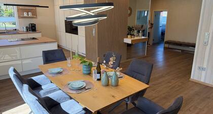 Family-friendly vacation home in the Vulkaneifel with 2 bathrooms and dream kitchen