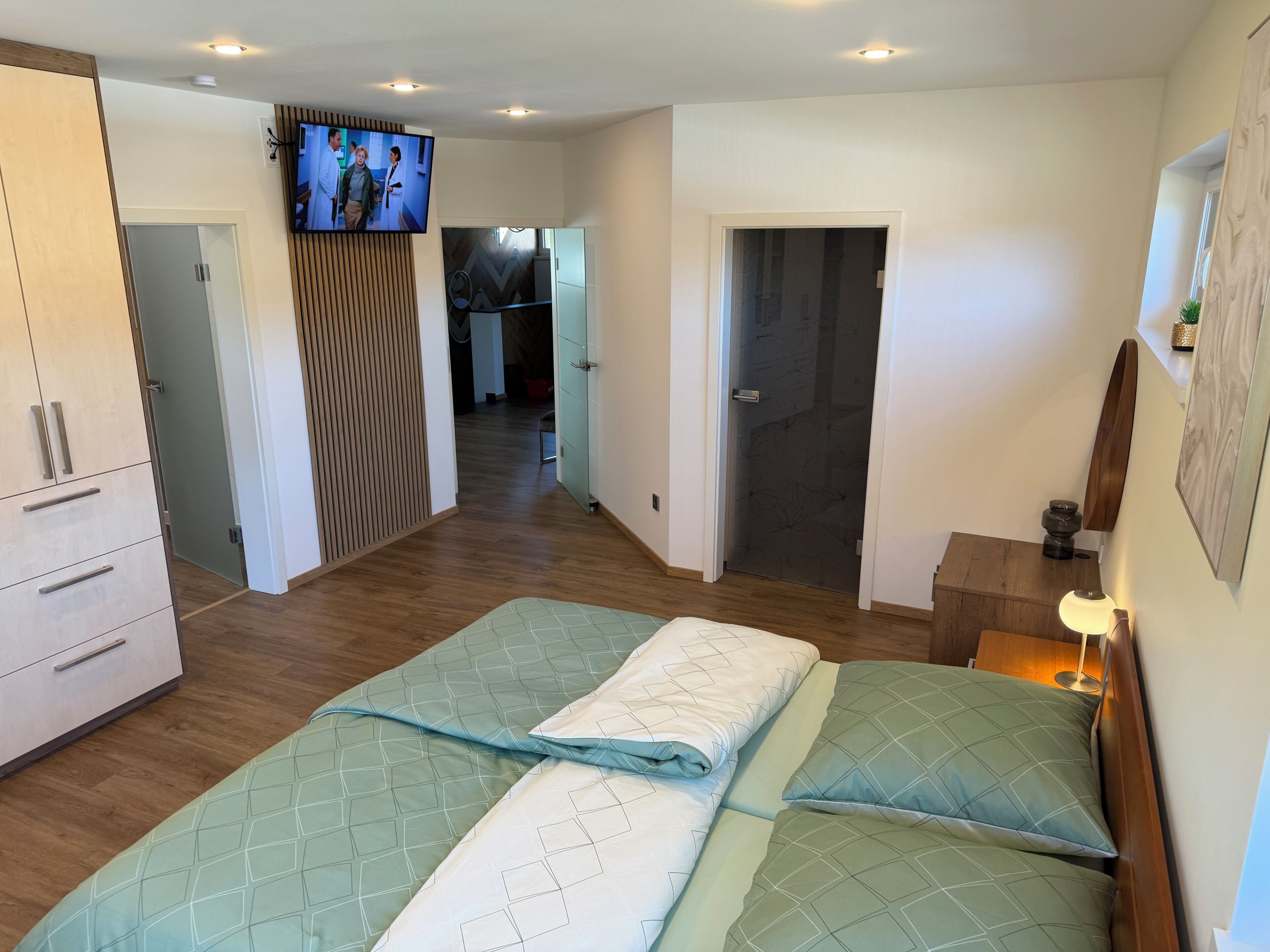 2 chambres, fer et planche à repasser, Wi-Fi gratuit, draps fournis