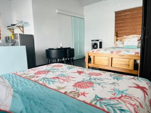 Bungalow phong cách cổ điển, ban công, quang cảnh biển