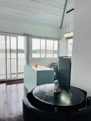 Bungalow Classique, balcon, vue mer | Intérieur