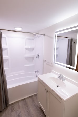 Handtücher, Seife, Shampoo, Toilettenpapier