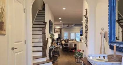 3-Bedroom Villa in charming Ocean View lazy river pool and fitness center