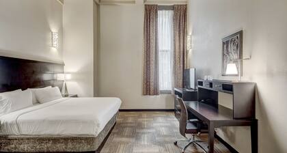 King Studio | Free Breakfast + Near Waterfront