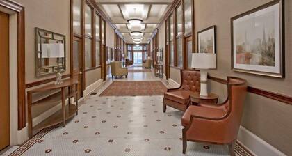 2 Queen Studio Near Waterfront | Free Breakfast!