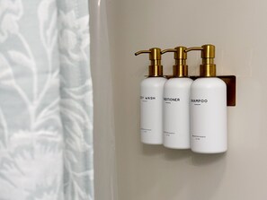 Bathroom amenities