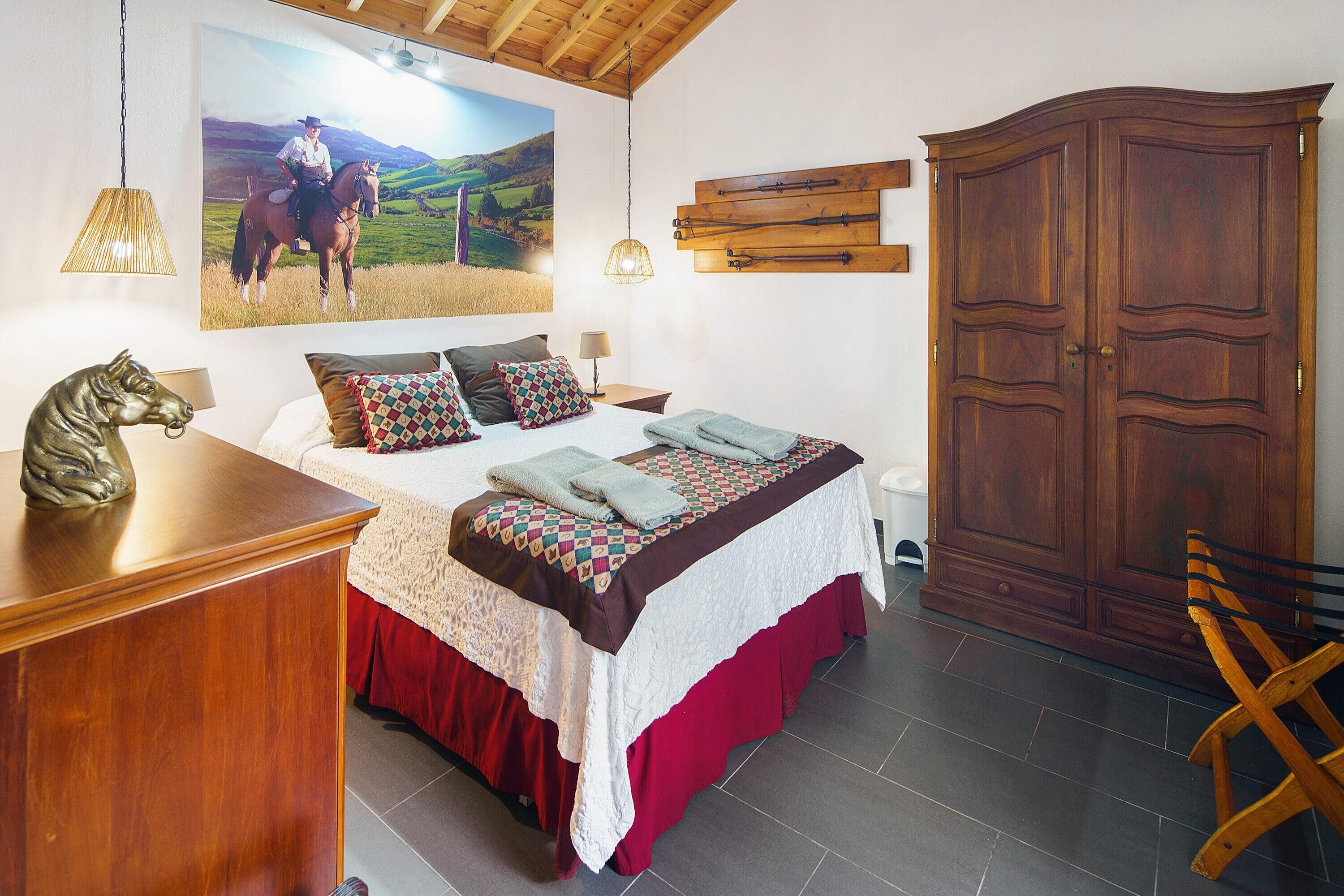1 chambre, fer et planche à repasser, Wi-Fi, literie fournie