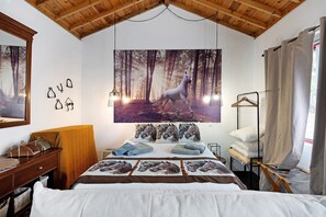 Iron/ironing board, WiFi, bed sheets