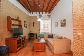 TV - Essence of Santa Cruz – Historic Center – WiFi / AC (Sevilla)