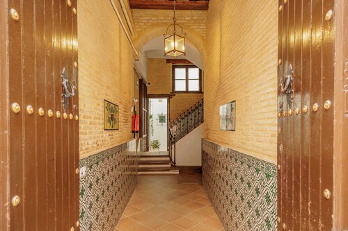 Großzügiges Apartment im Barrio Santa Cruz – WLAN / Klimaanlage (2 Schlafzimmer)