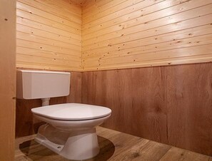 House | Bathroom - Zeeland Retreat for 4 Near Beach (Burgh-Haamstede)