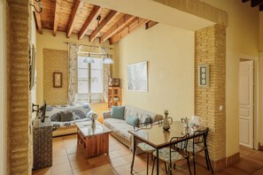 TV - Heart of Seville - Barrio Santa Cruz - WiFi / AC (Sevilla)