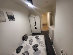 2 bedrooms, WiFi, bed sheets - 2 Bedroom flat Cricklewood (London)