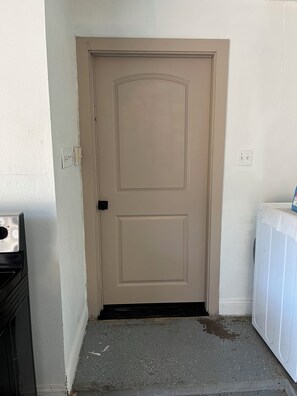 Interior - Cozy 1-bedroom studio in Arlington in a quiet neighborhood (Arlington)
