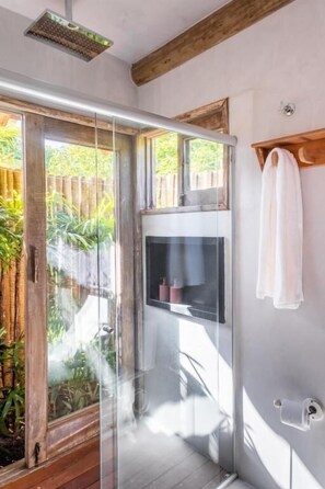Suite estudio Deluxe, vistas al jardín | Interior