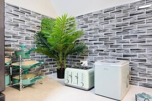 Interior - Game Theme Apt + Free Parking (Chicago)