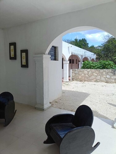 CASA ALBINO, NICE HOUSE WITH 3 BEDROOMS, VERY COMFORTABLE AND CENTRALLY LOCATED.