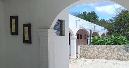 CASA ALBINO, NICE HOUSE WITH 3 BEDROOMS, VERY COMFORTABLE AND CENTRALLY LOCATED.