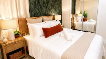 2 Schlafzimmer, Schreibtisch, Bügeleisen/Bügelbrett, Reisekinderbett