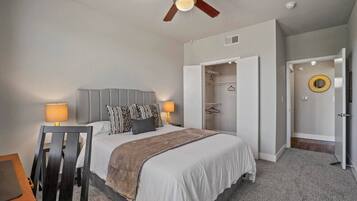 2 bedrooms, desk, iron/ironing board, free WiFi
