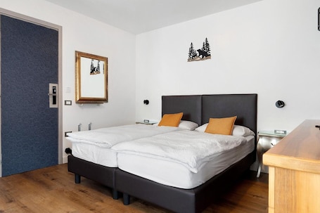WiFi, bed sheets. Room 'Bed and Breakfast Pellizzano'