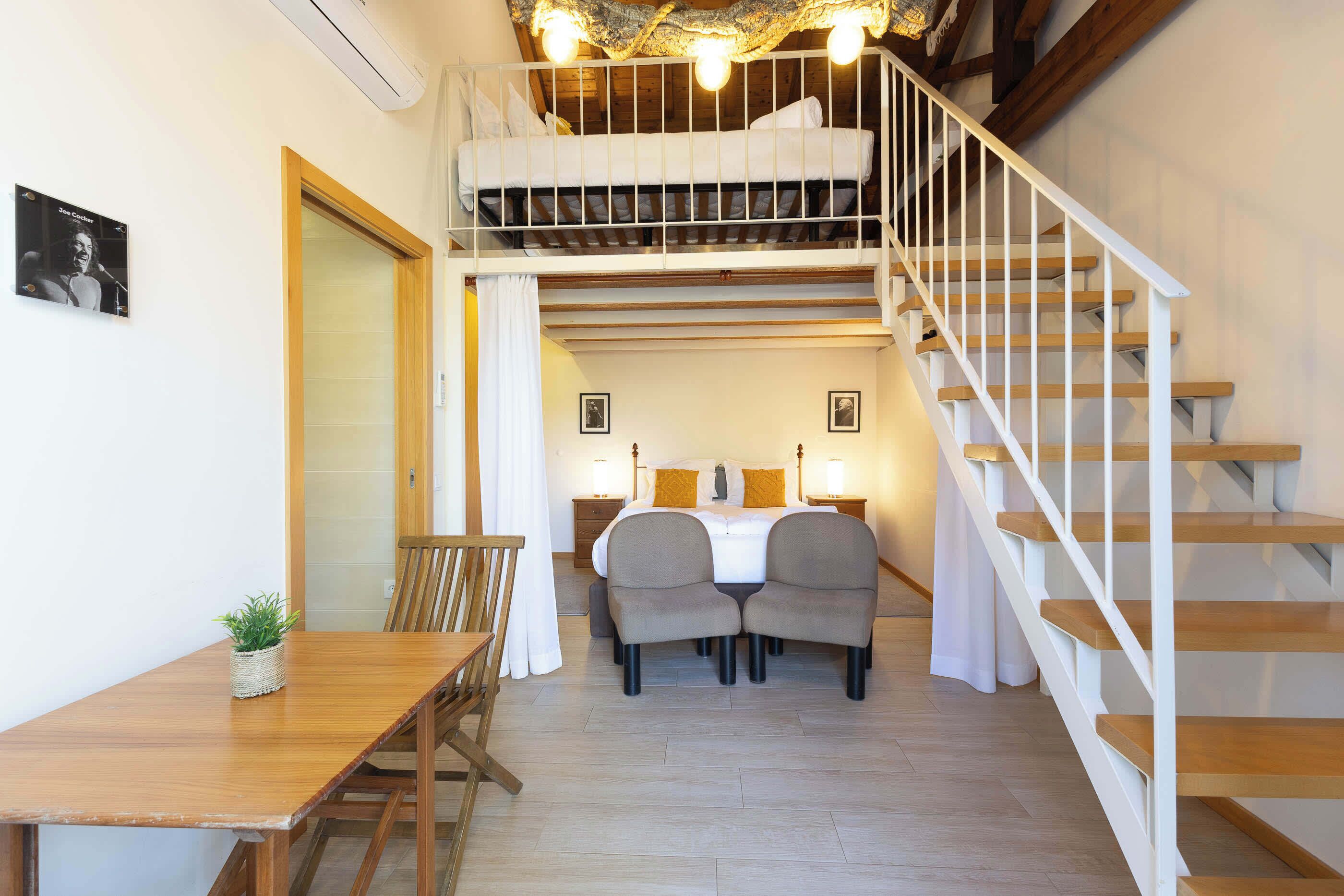 9 bedrooms, desk, iron/ironing board, WiFi