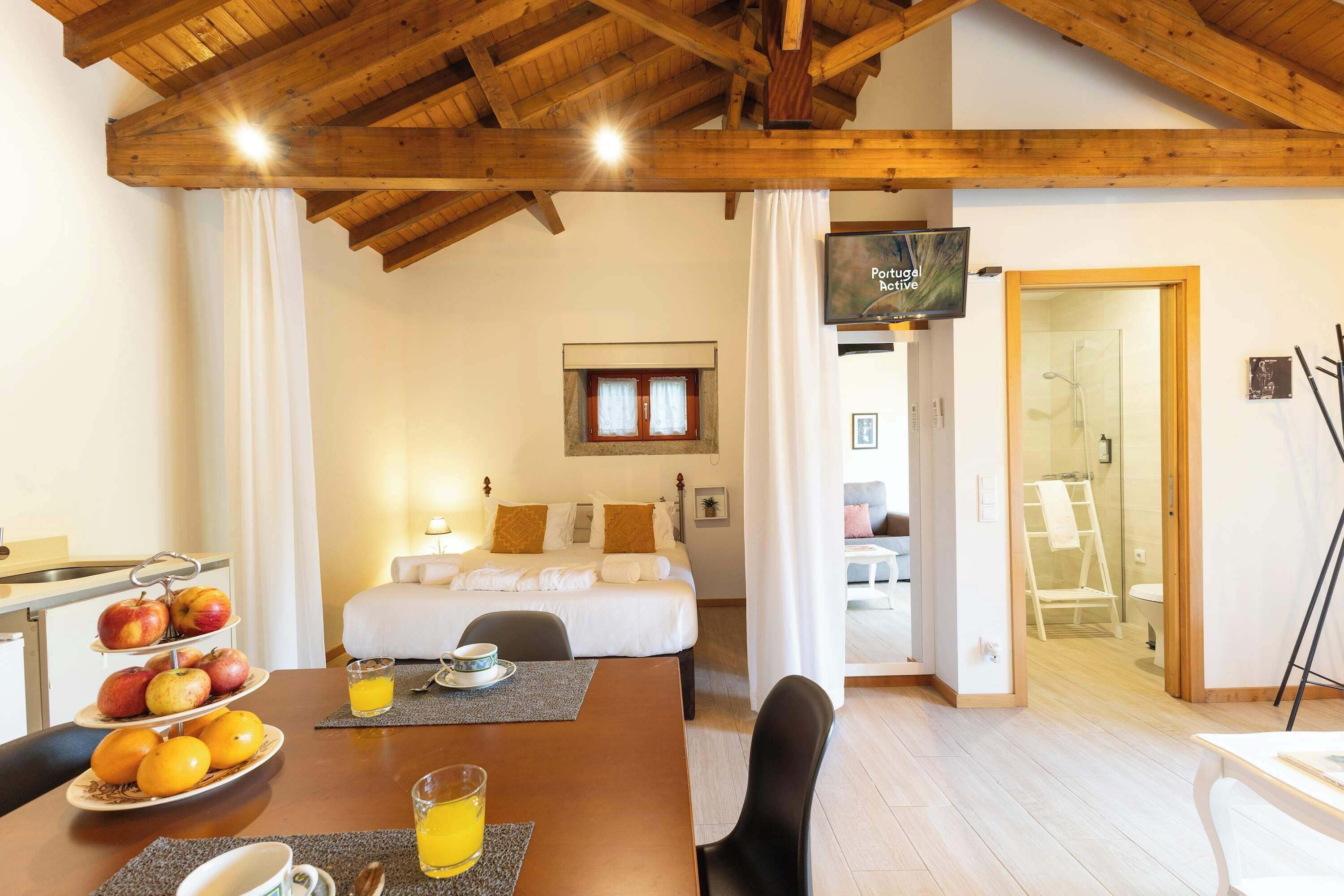 1 slaapkamer, een bureau, wifi, beddengoed