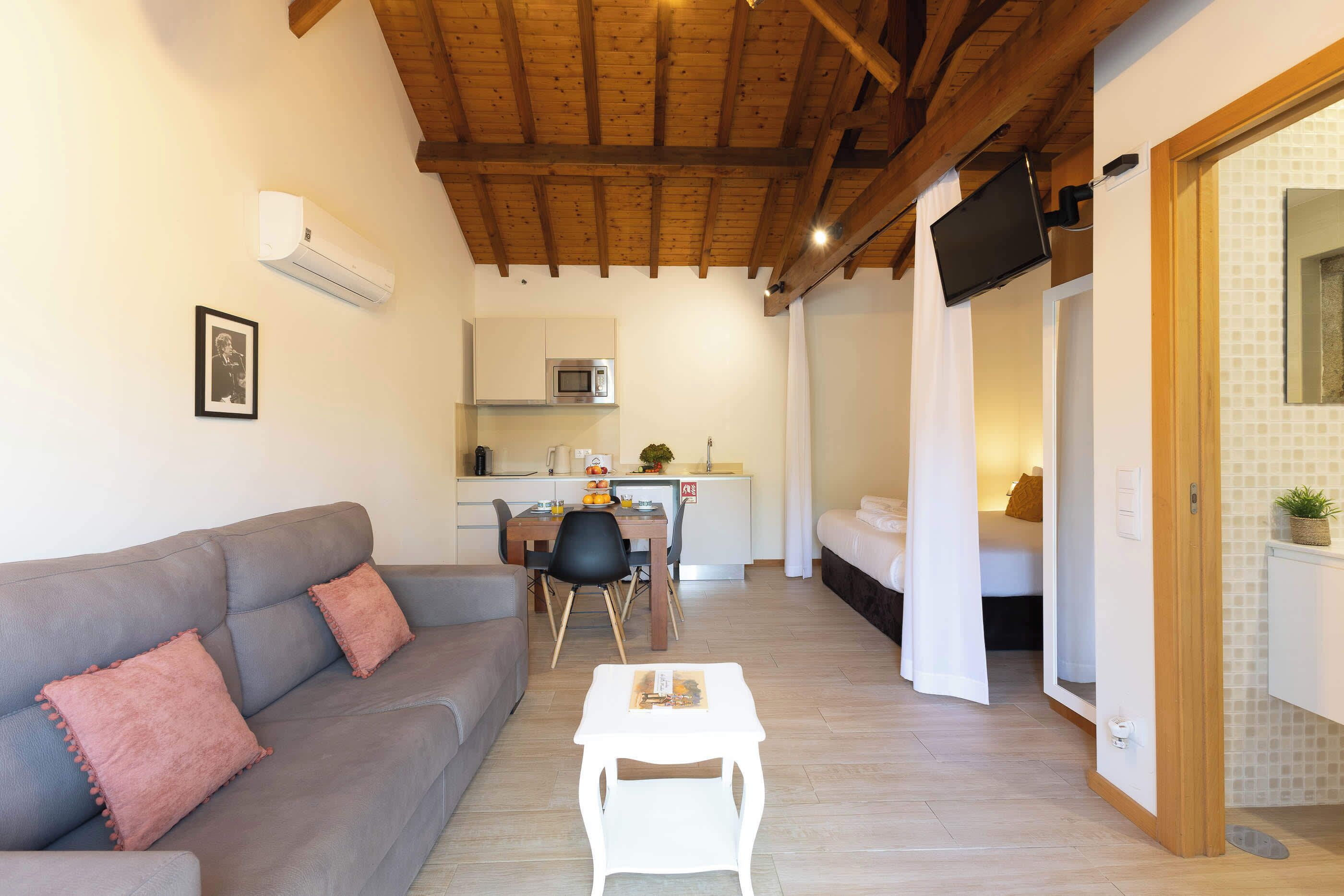 TV, fireplace, offices