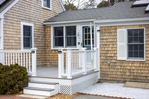 Exterior detail - 1 mile to Kingsbury Beach w. Patio, Central Air, Large Yard, EV Charger (Eastham)