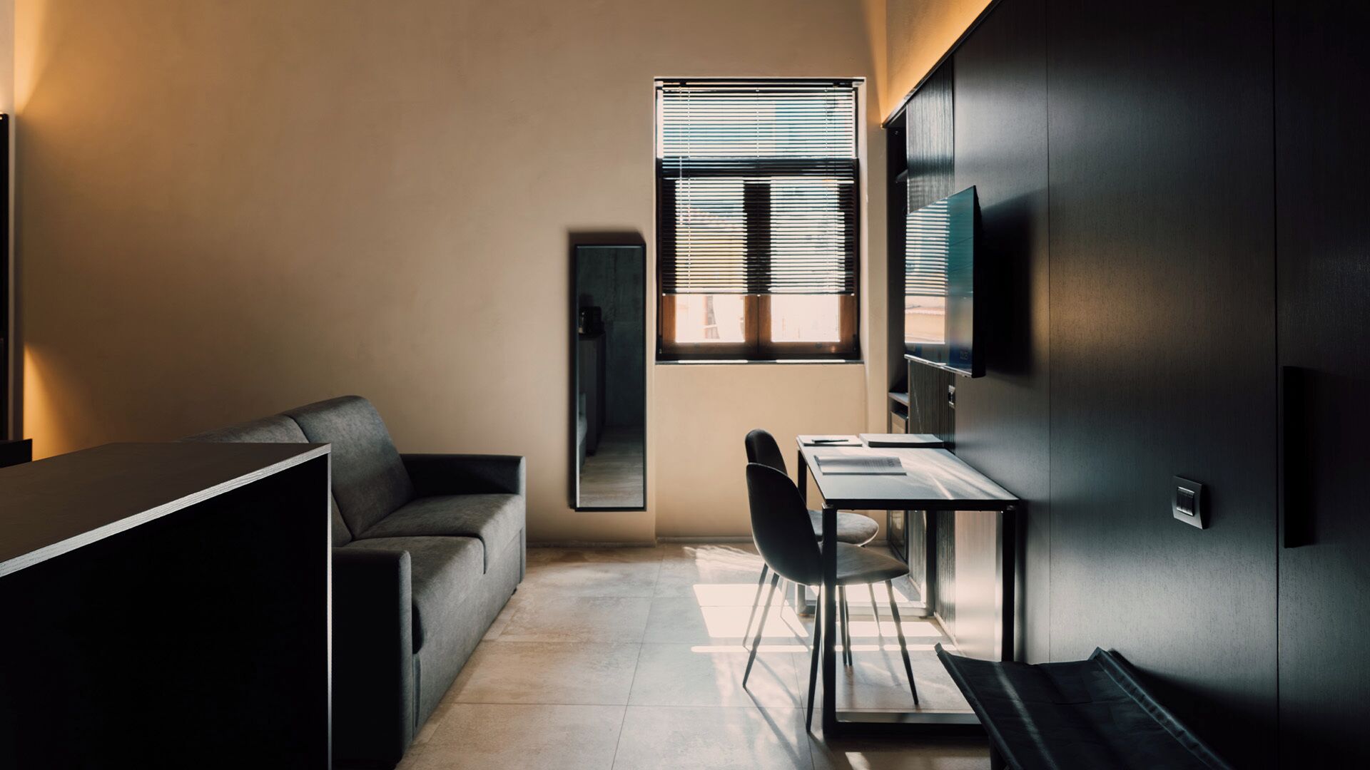 Chambre Double Exécutive, 1 chambre, non-fumeurs, salle de bains privée | Minibar, coffres-forts dans les chambres, bureau, chambres insonorisées
