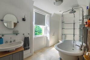 Shower, hair dryer, towels, toilet paper - Drumnacree House | Rural Perthshire Retreat with Golf Links | Pet Friendly (Alyth)
