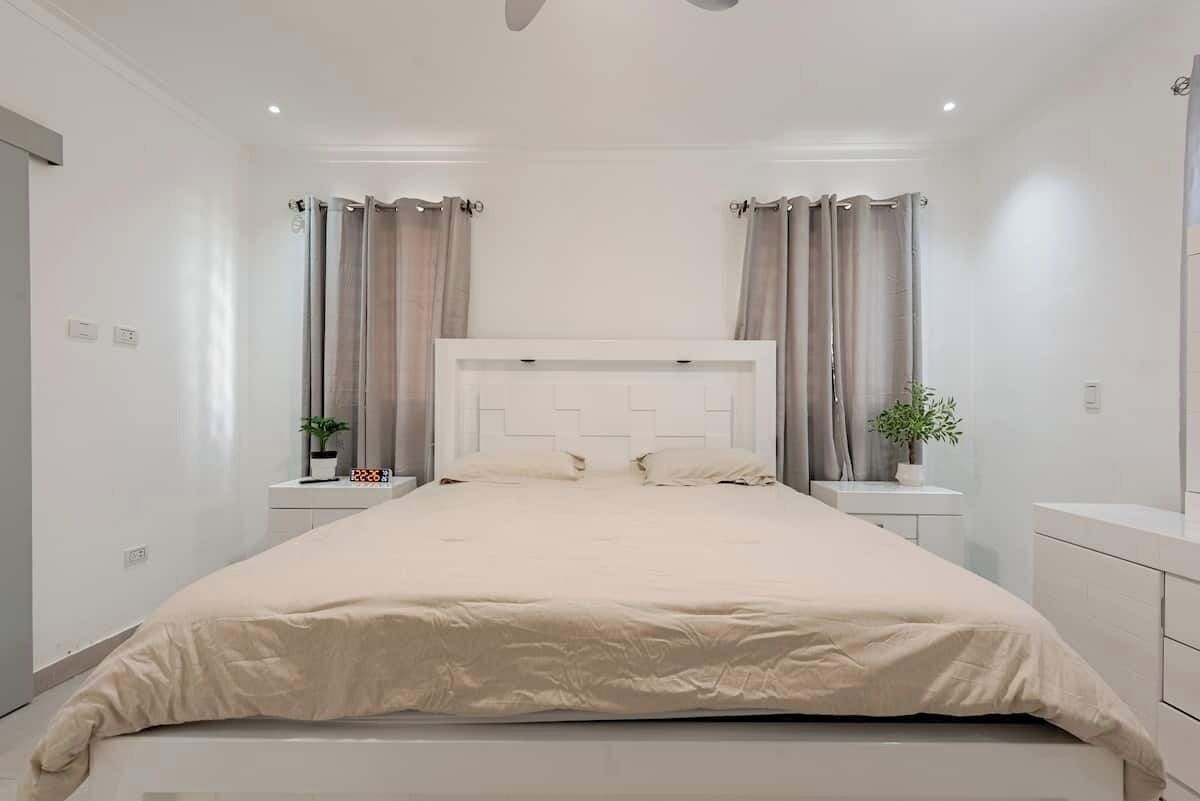 3 Schlafzimmer, Bügeleisen/Bügelbrett, WLAN, Bettwäsche