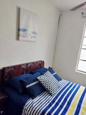3 chambres, fer et planche à repasser, Wi-Fi, draps fournis