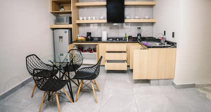 Apartment one block from the 3rd ring road, only 20 minutes from the San Marcos fair.