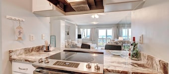 Sleeps 4, beautiful bay front with pool, super location with marina
