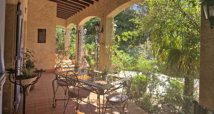 Villa de Prestige • 4 Chambres • Piscine Privée • Bar & Spa • Parc 4 000 m²